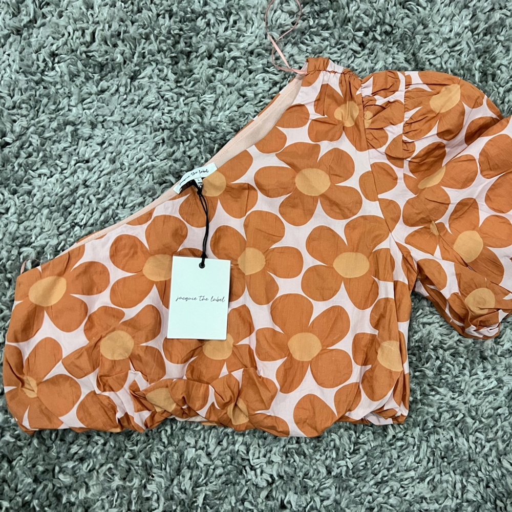 One shoulder flower crop top